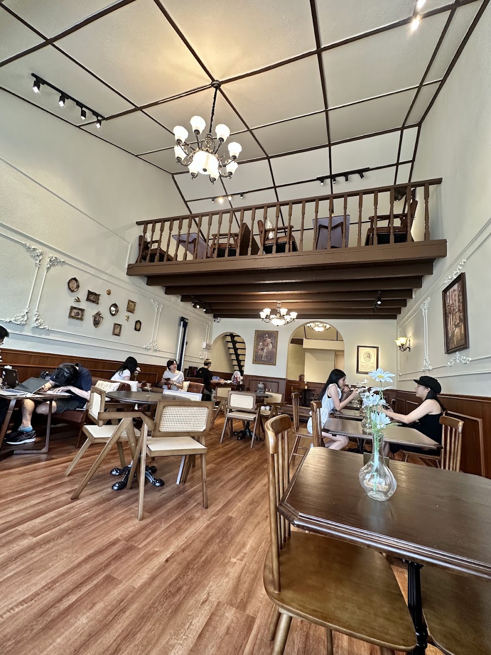 Alley & Daisy Cafe (Jalan Trus)